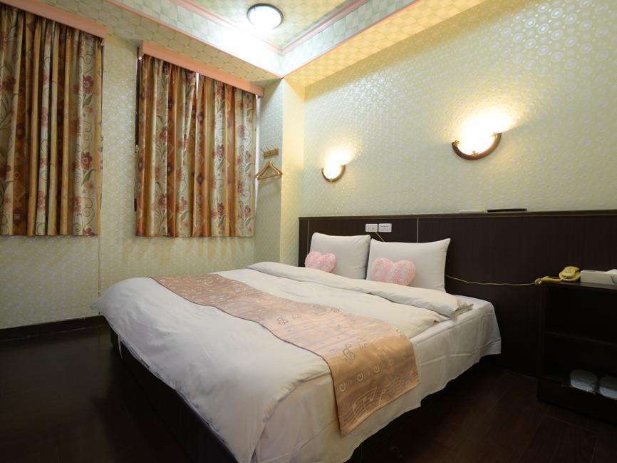 Chang Ti Metropolis Commercial Hotel Čung-li Exteriér fotografie