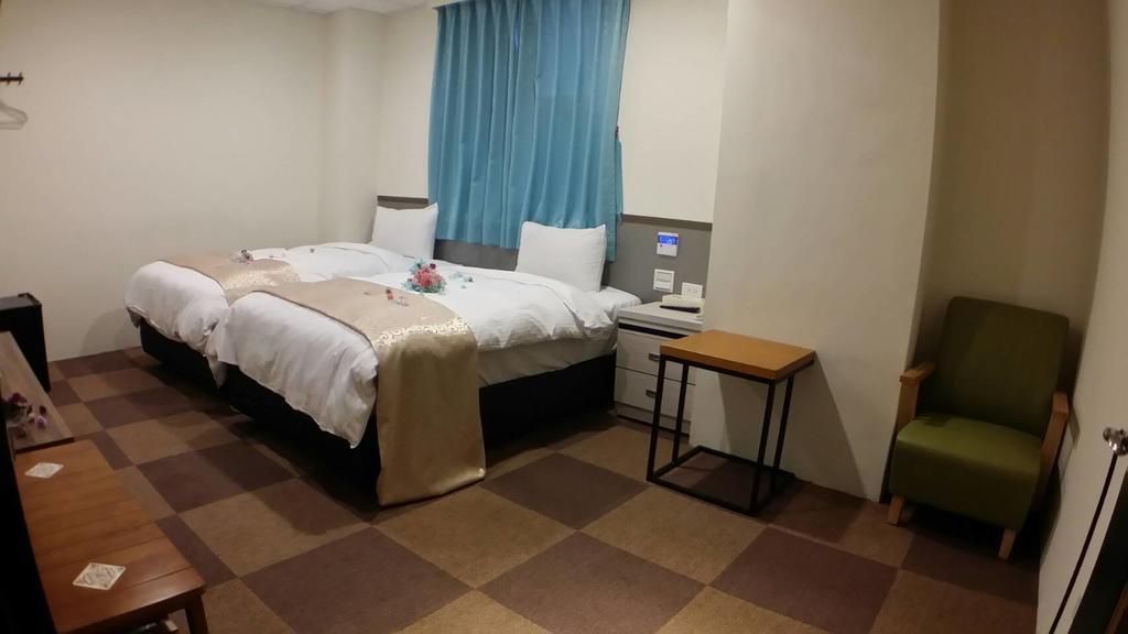 Chang Ti Metropolis Commercial Hotel Čung-li Exteriér fotografie