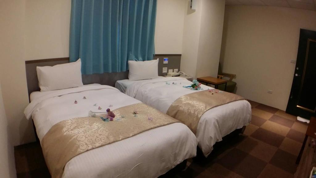 Chang Ti Metropolis Commercial Hotel Čung-li Exteriér fotografie