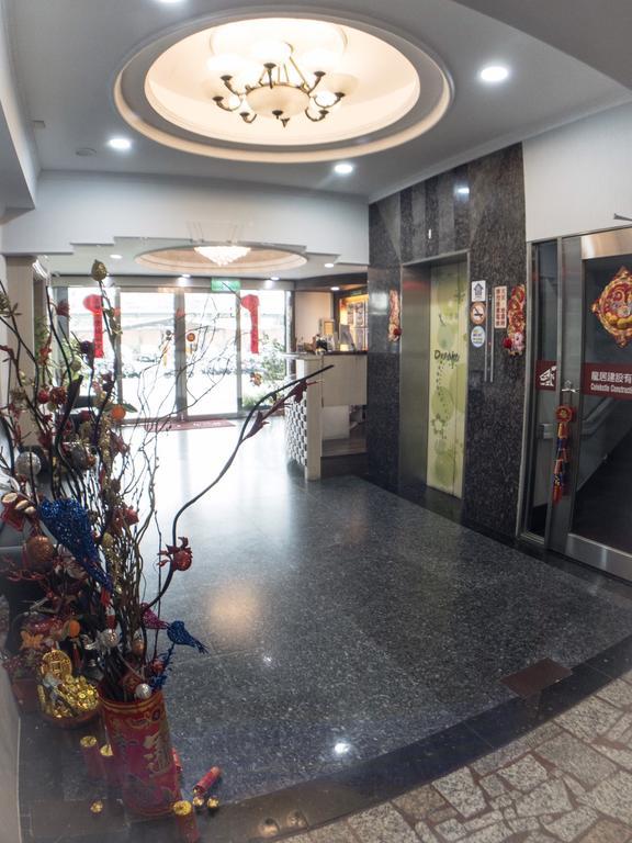 Chang Ti Metropolis Commercial Hotel Čung-li Exteriér fotografie
