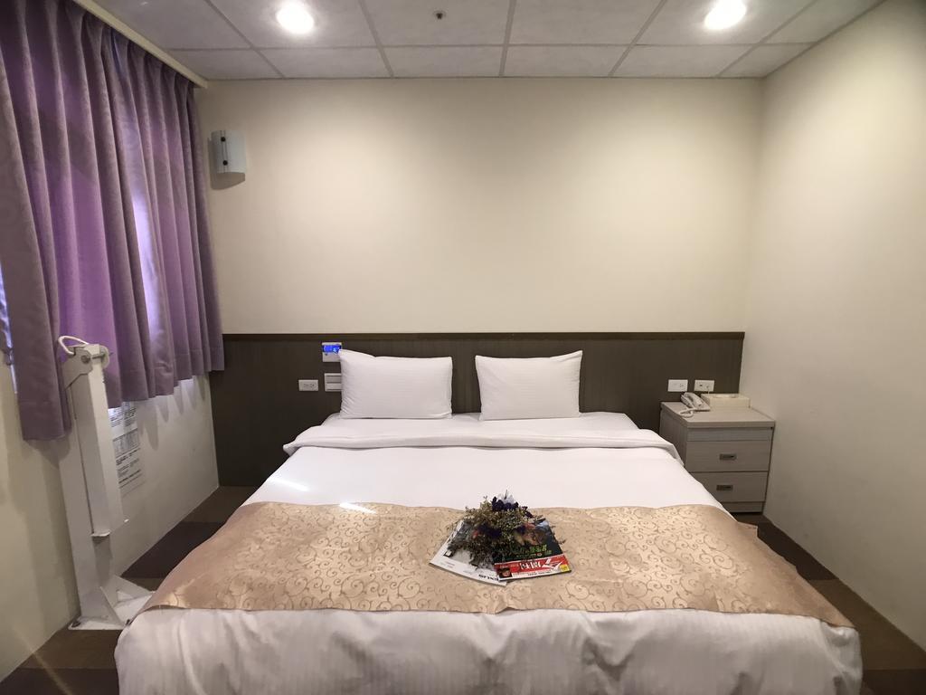 Chang Ti Metropolis Commercial Hotel Čung-li Exteriér fotografie