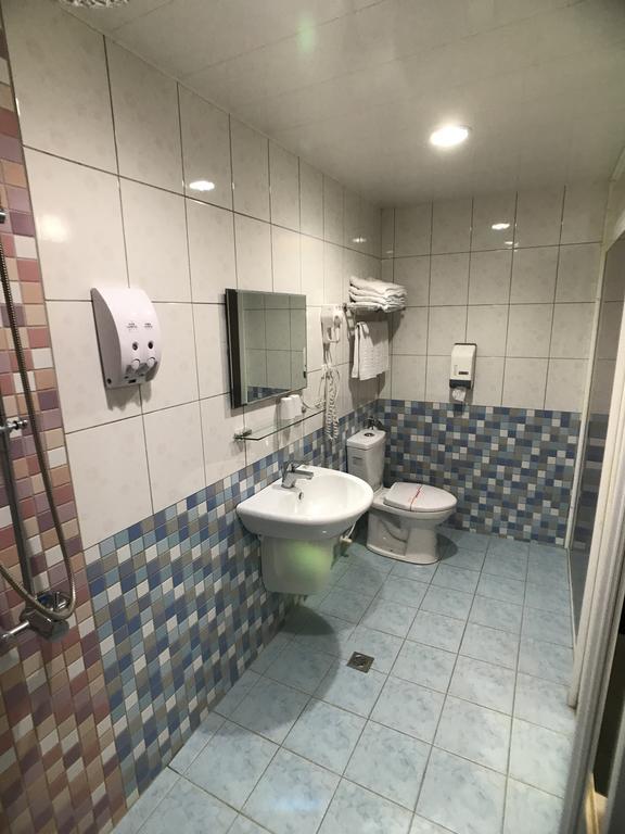 Chang Ti Metropolis Commercial Hotel Čung-li Exteriér fotografie