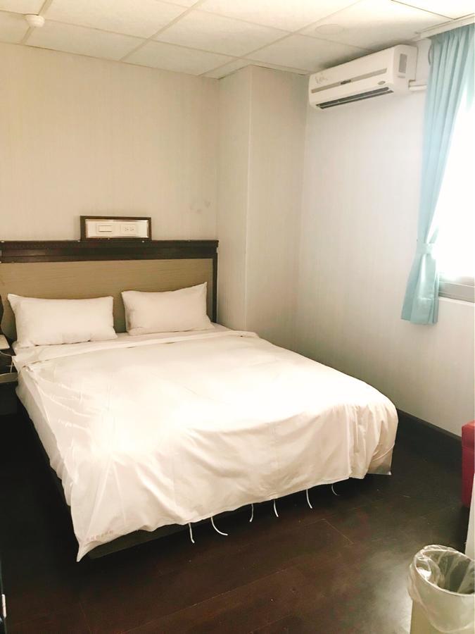 Chang Ti Metropolis Commercial Hotel Čung-li Exteriér fotografie