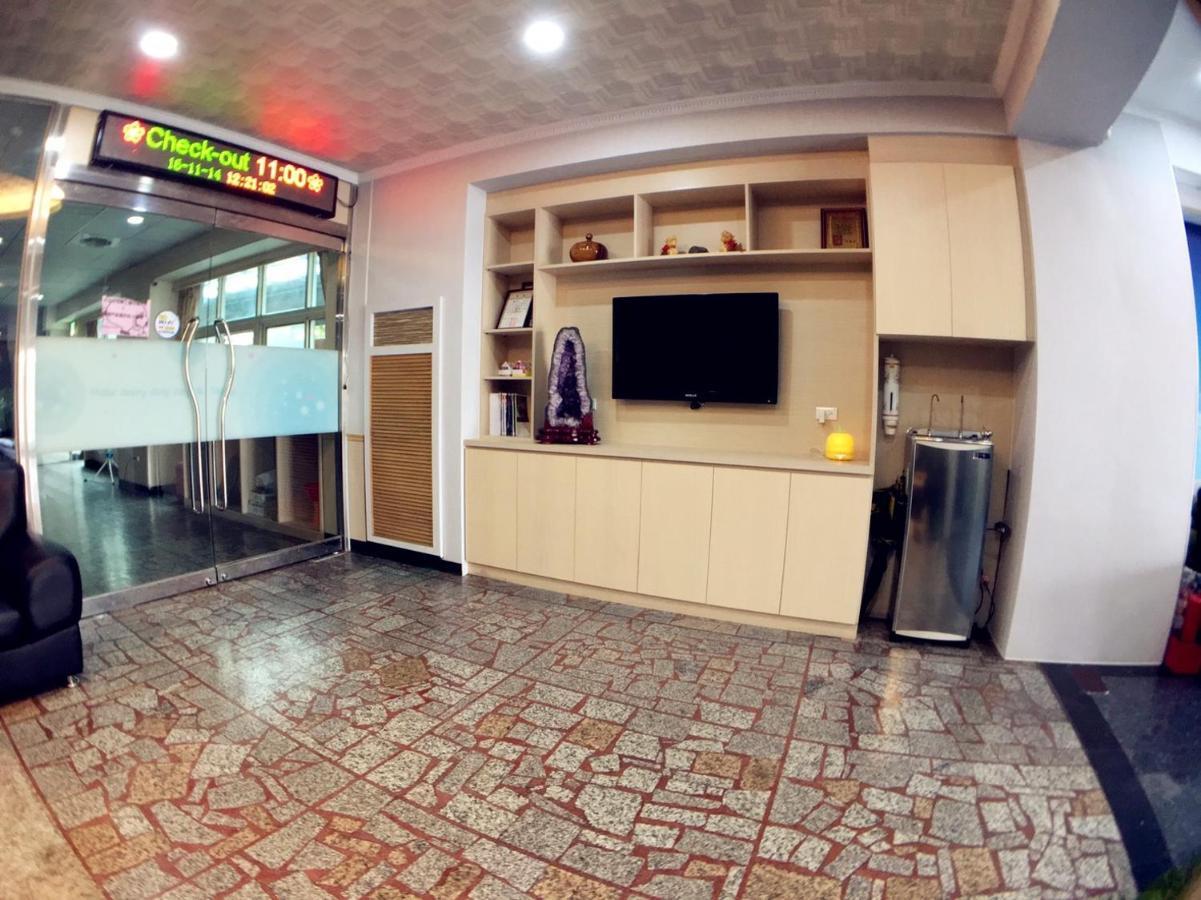 Chang Ti Metropolis Commercial Hotel Čung-li Exteriér fotografie